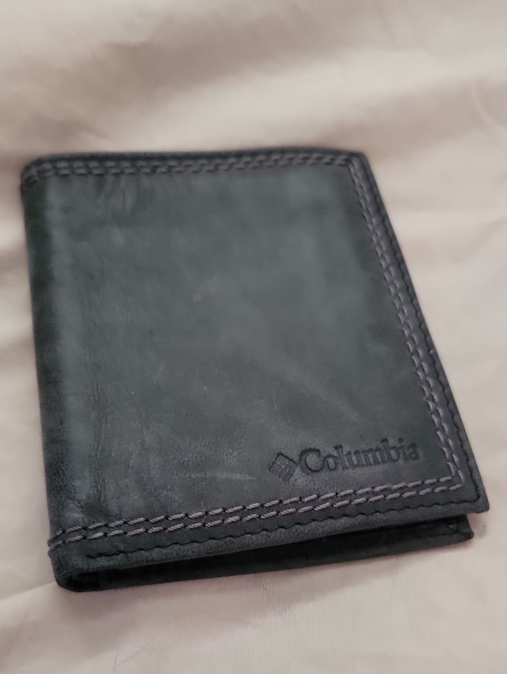 Columbia Black Leather Card & Key Fold Wallet
